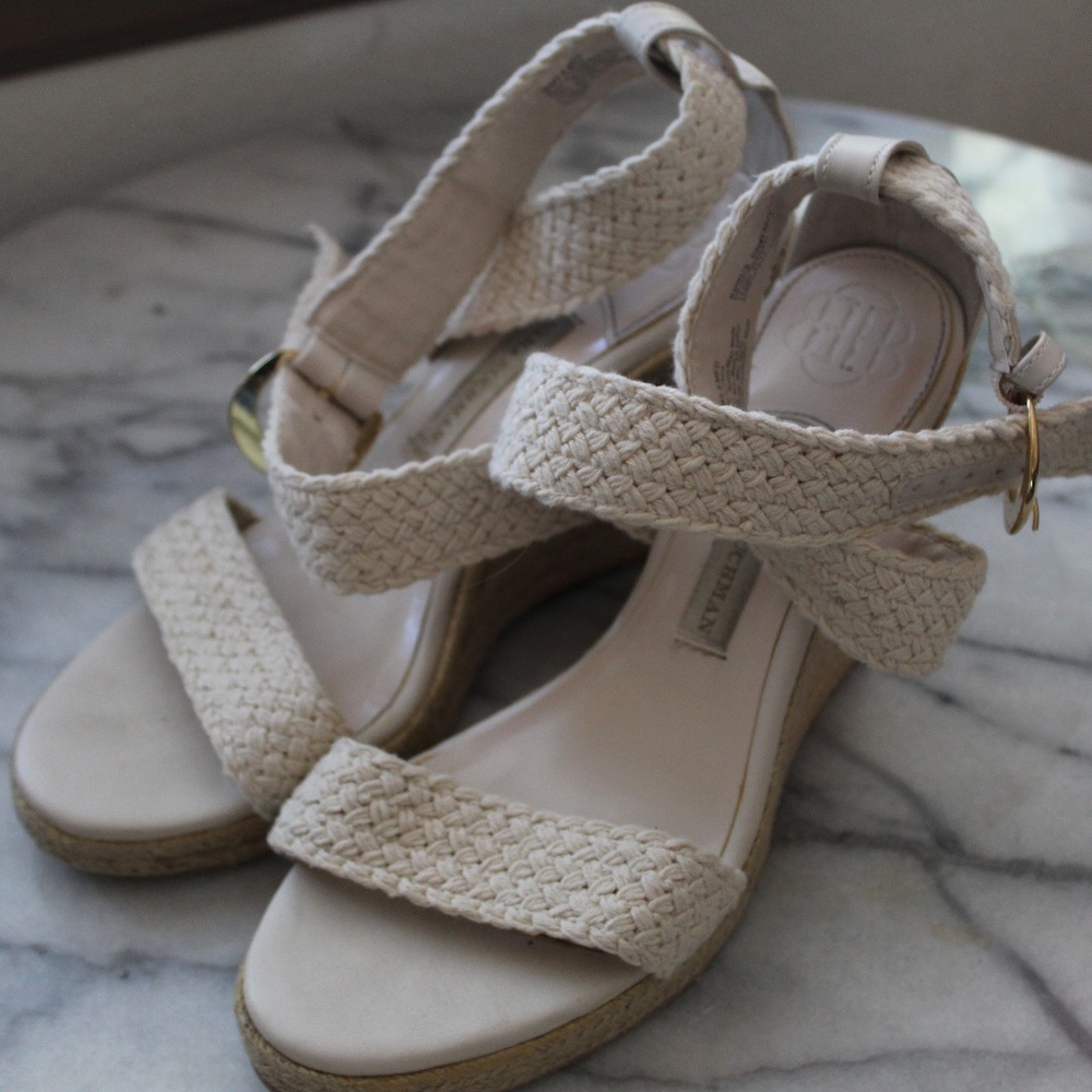 Weaved White Wedges (Dana Buchman)